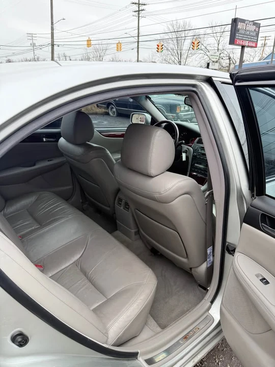 2003 Lexus ES 4th Gen - Image 13 of 16