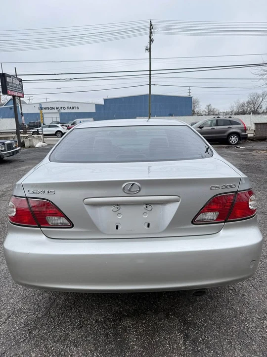 2003 Lexus ES 4th Gen - Image 4 of 16
