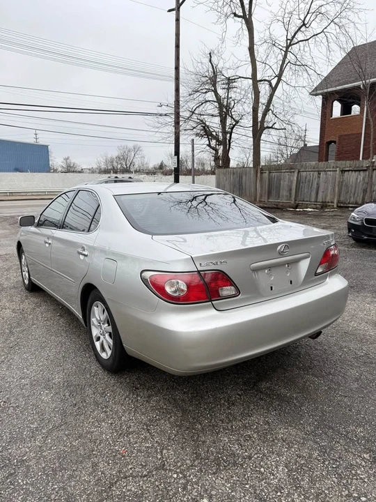 2003 Lexus ES 4th Gen - Image 3 of 16