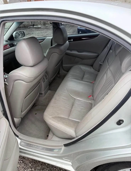 2003 Lexus ES 3rd Gen - Image 12 of 17