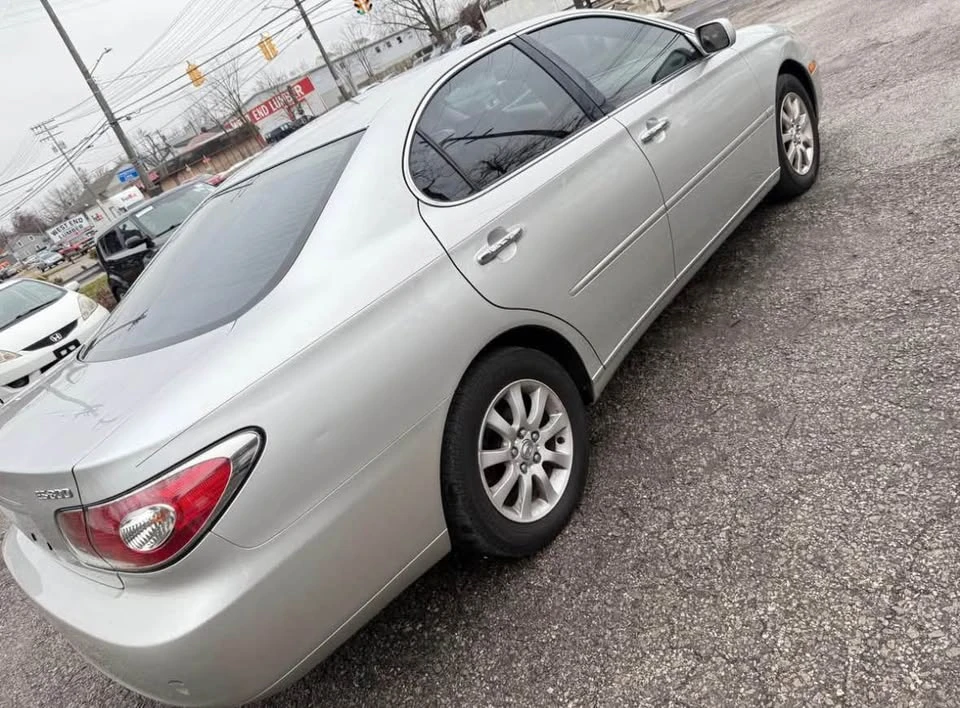 2003 Lexus ES 3rd Gen - Image 5 of 17