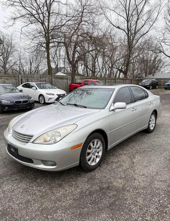 2003 Lexus ES 3rd Gen - Image 2 of 17