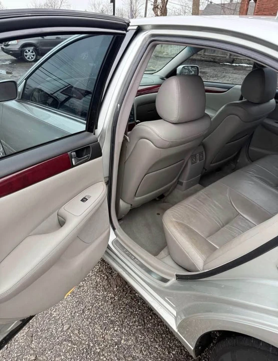 2003 Lexus ES 3rd Gen - Image 13 of 17
