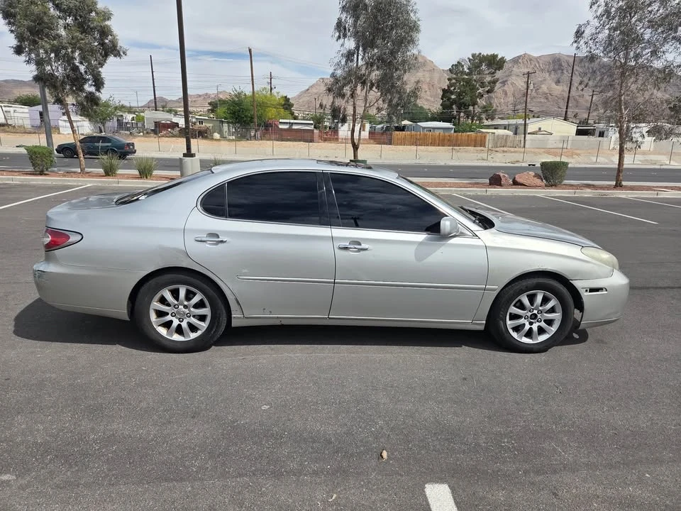 2003 Lexus ES 4th Gen - Image 6 of 9