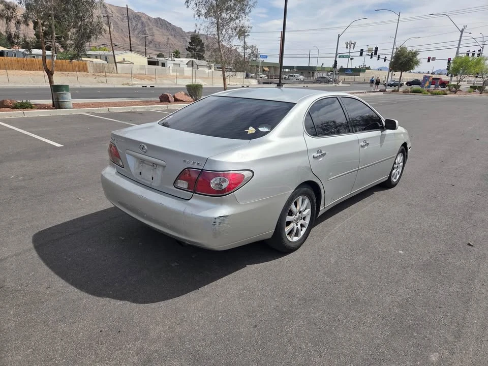 2003 Lexus ES 4th Gen - Image 2 of 9