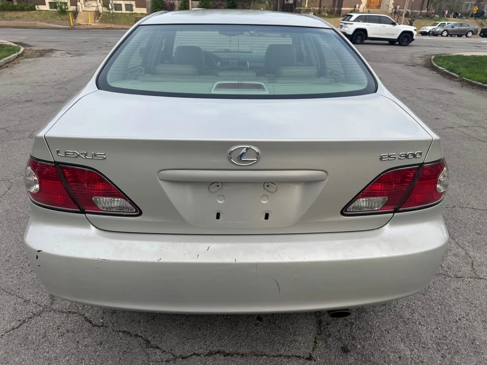 2003 Lexus ES 4th Gen - Image 6 of 16