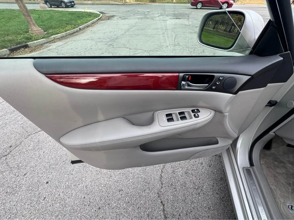 2003 Lexus ES 4th Gen - Image 15 of 16