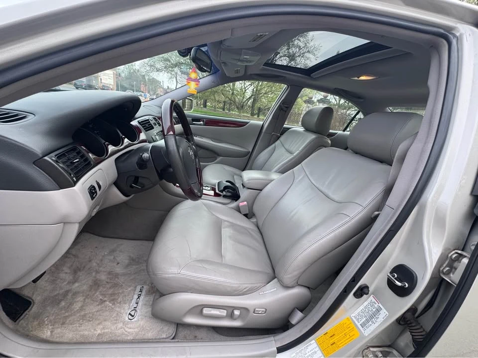 2003 Lexus ES 4th Gen - Image 11 of 16