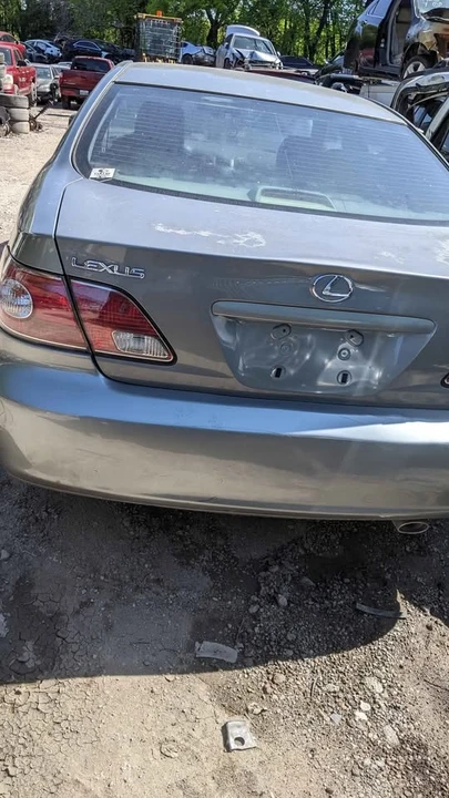 2003 Lexus ES 3rd Gen - Image 4 of 4