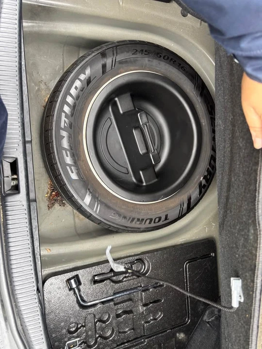 2003 Lexus ES 4th Gen - Image 13 of 13