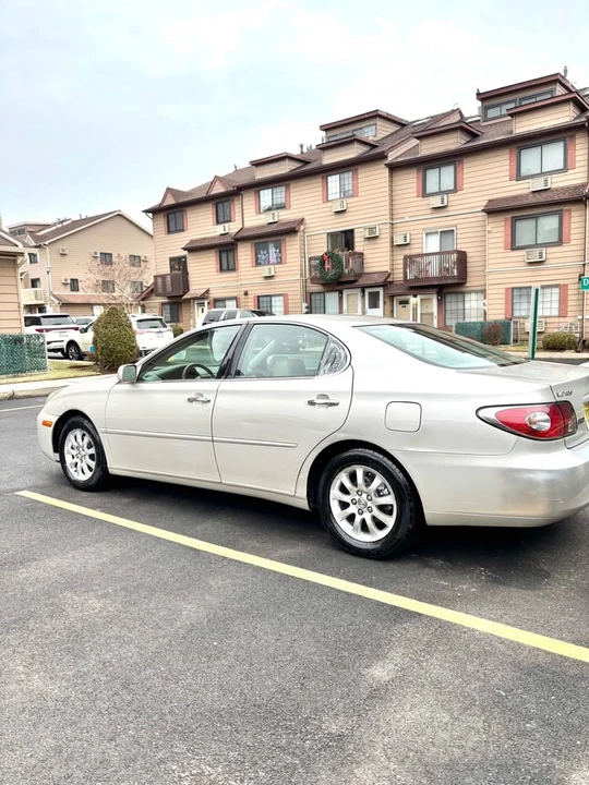 2003 Lexus ES 3rd Gen - Image 4 of 6