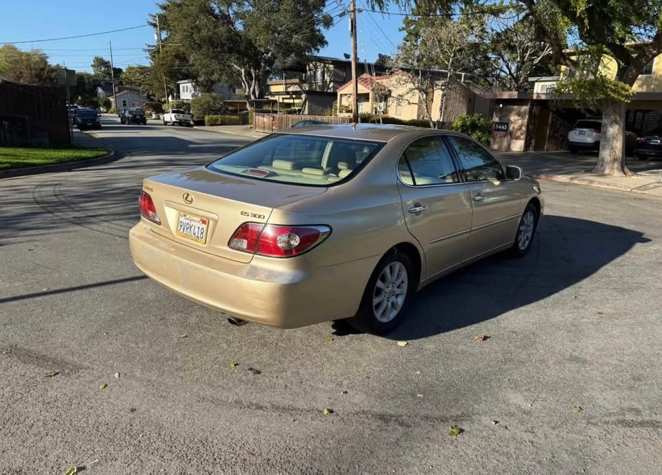 2003 Lexus ES 4th Gen - Image 4 of 11