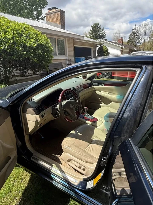 2003 Lexus ES 4th Gen - Image 6 of 12