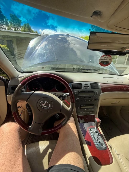 2003 Lexus ES 4th Gen - Image 9 of 12