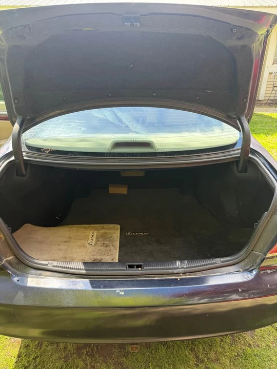 2003 Lexus ES 4th Gen - Image 8 of 12