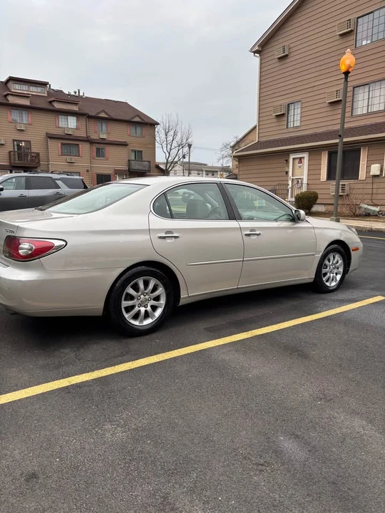 2003 Lexus ES 4th Gen - Image 3 of 6