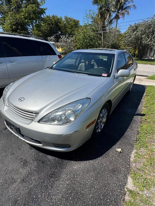 2003 Lexus ES 4th Gen - Image 2 of 11