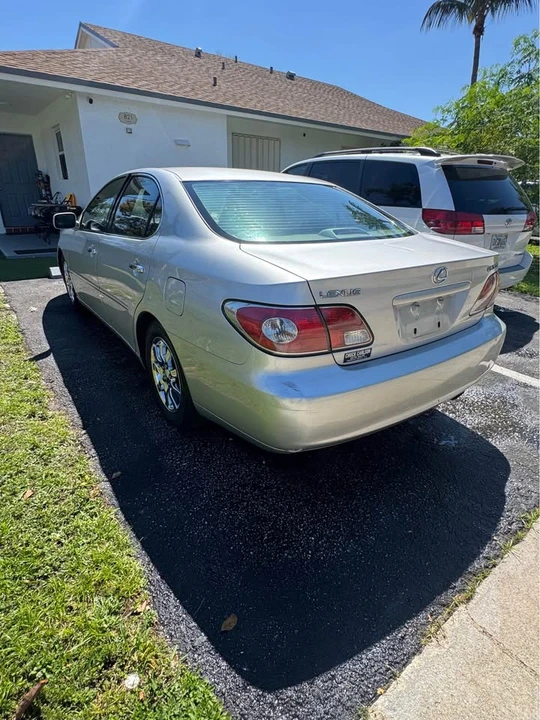 2003 Lexus ES 4th Gen - Image 3 of 11