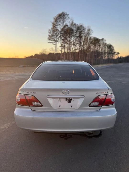 2003 Lexus ES 4th Gen - Image 5 of 15