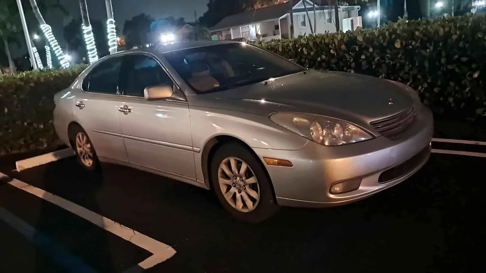 2003 Lexus ES 4th Gen - Image 2 of 2