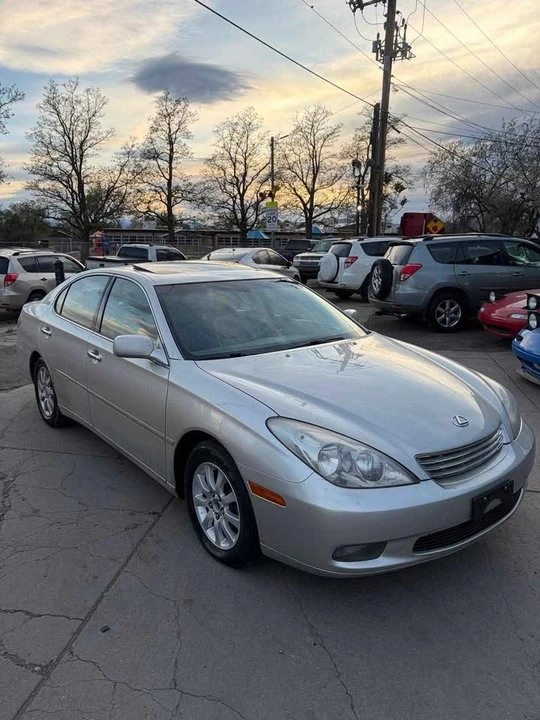 2003 Lexus ES 4th Gen - Image 10 of 17