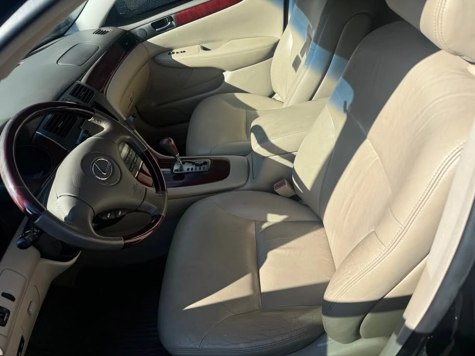 2003 Lexus ES 4th Gen - Image 3 of 4