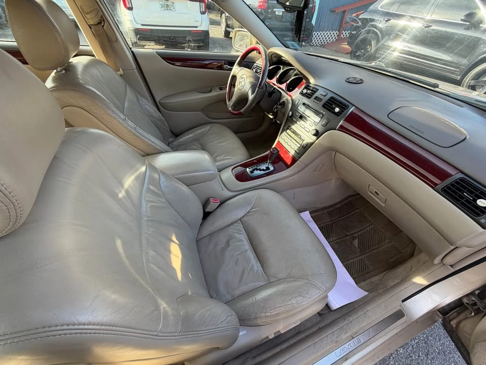 2003 Lexus ES 3rd Gen - Image 8 of 9