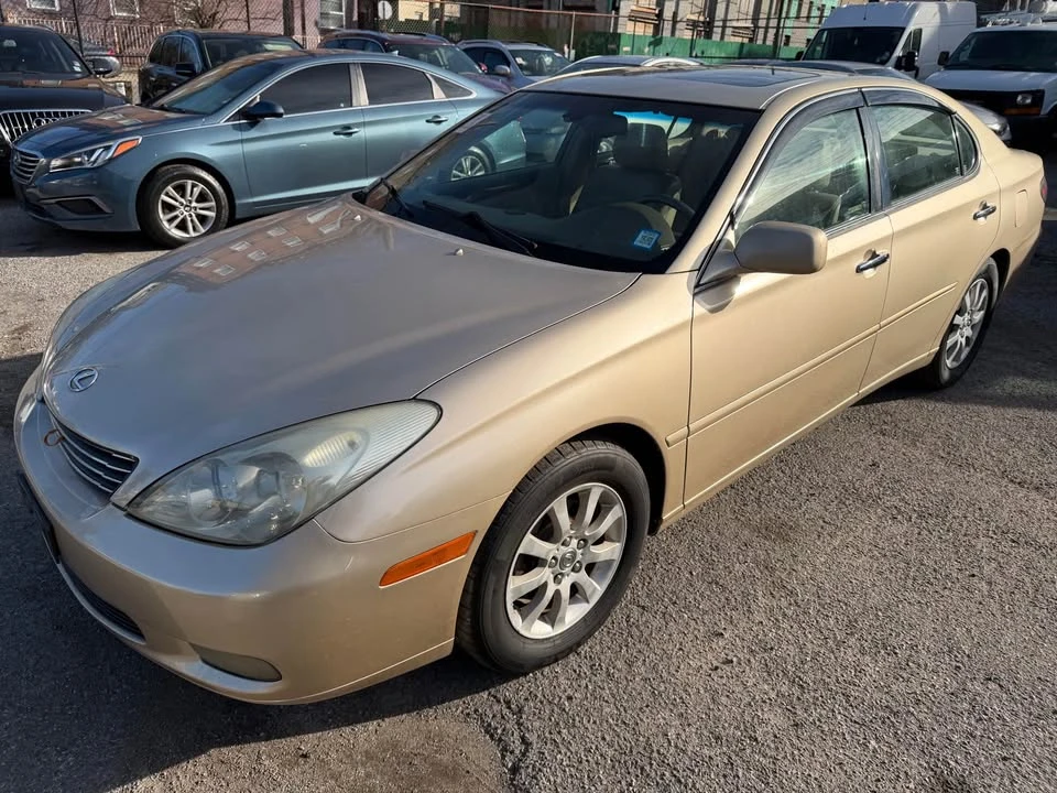 2003 Lexus ES 3rd Gen - Image 3 of 9