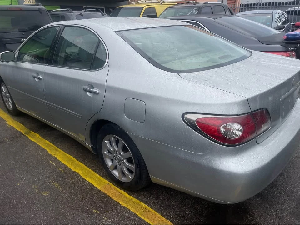 2003 Lexus ES 3rd Gen - Image 4 of 6