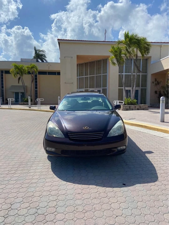 2003 Lexus ES 4th Gen - Image 2 of 11
