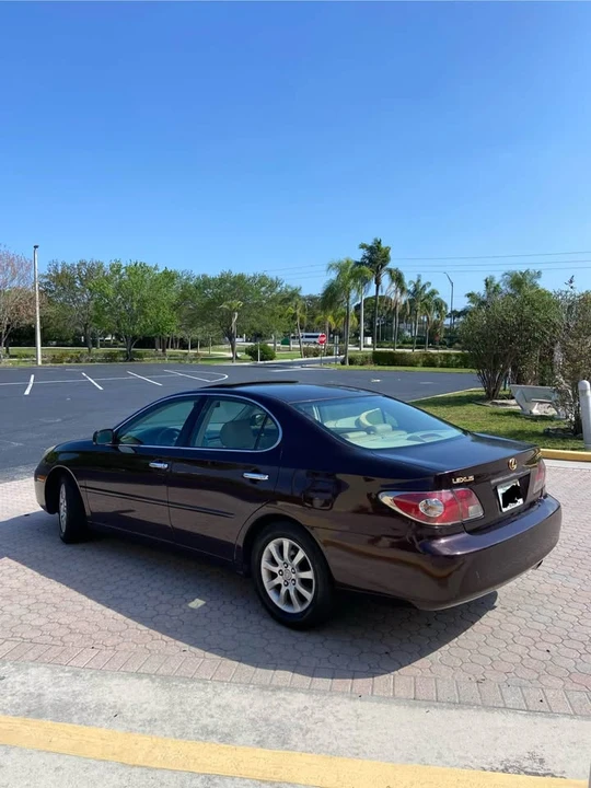 2003 Lexus ES 4th Gen - Image 5 of 11