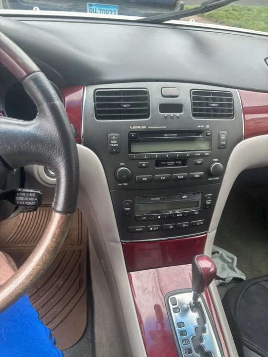 2003 Lexus ES 4th Gen - Image 2 of 4