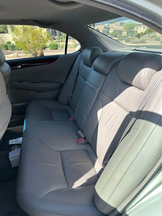2003 Lexus ES 4th Gen - Image 12 of 19