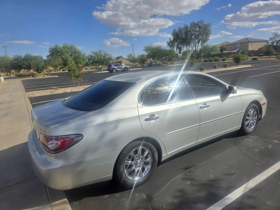 2003 Lexus ES 4th Gen - Image 2 of 8