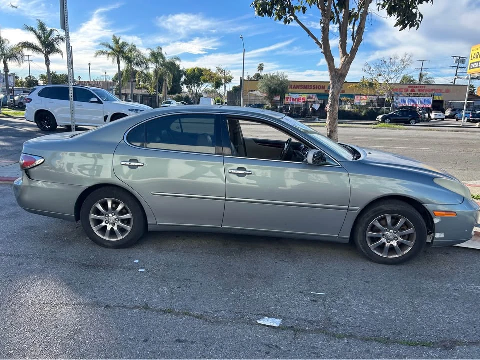 2003 Lexus ES 3rd Gen - Image 2 of 5