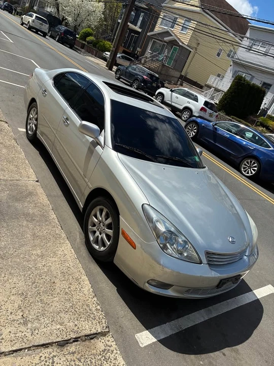 2003 Lexus ES 4th Gen - Image 2 of 5