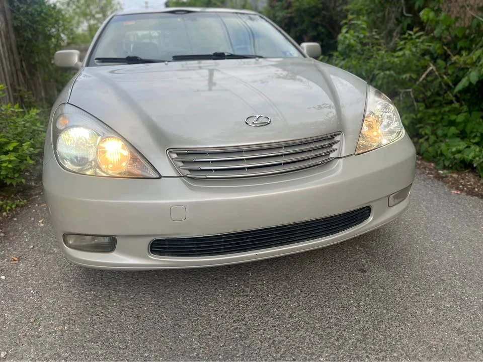2003 Lexus ES 4th Gen - Image 3 of 9