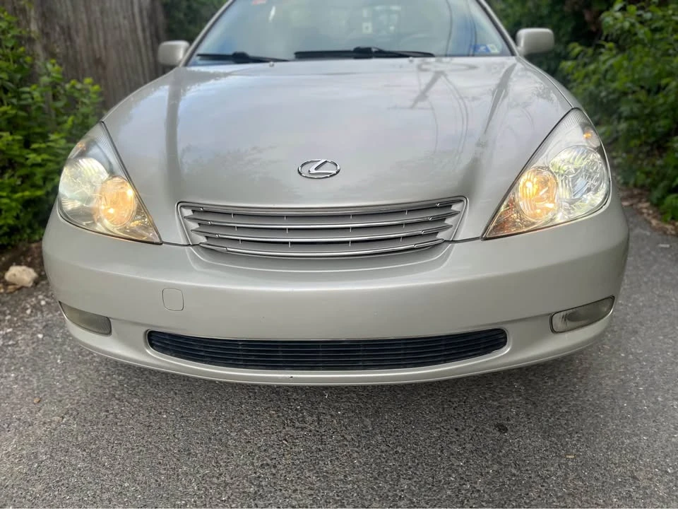 2003 Lexus ES 4th Gen - Image 2 of 9