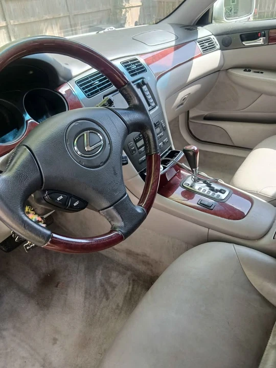 2003 Lexus ES 4th Gen - Image 12 of 14