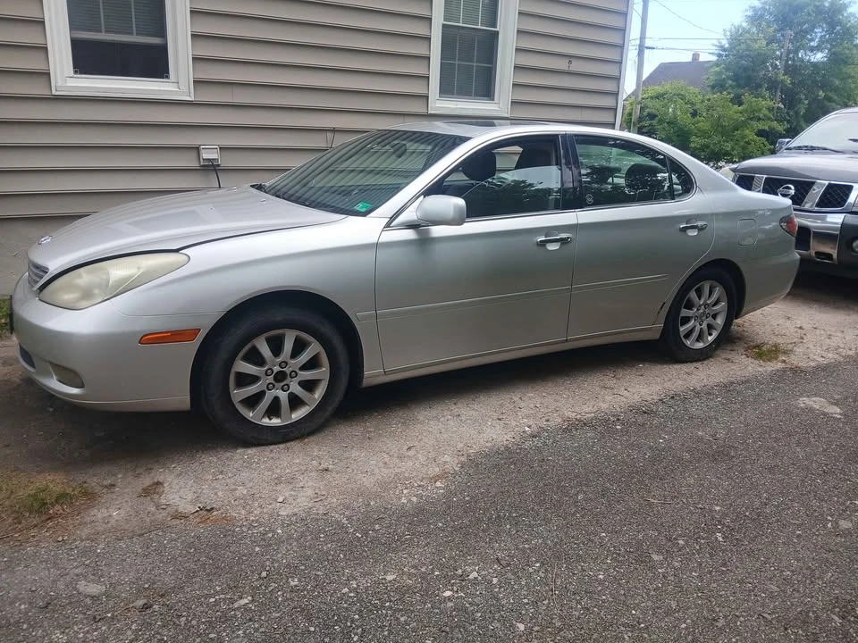 2003 Lexus ES 4th Gen - Image 2 of 14