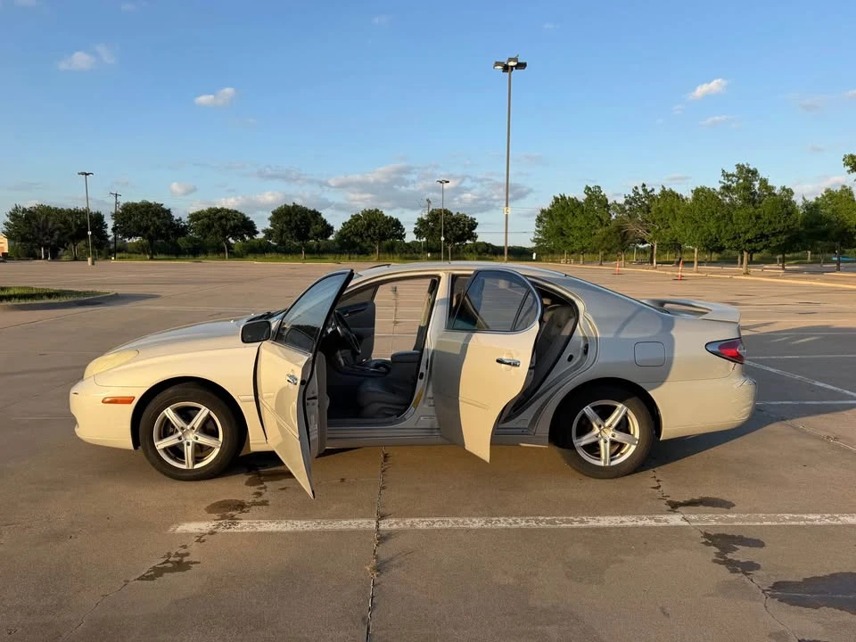 2003 Lexus ES 4th Gen - Image 5 of 20