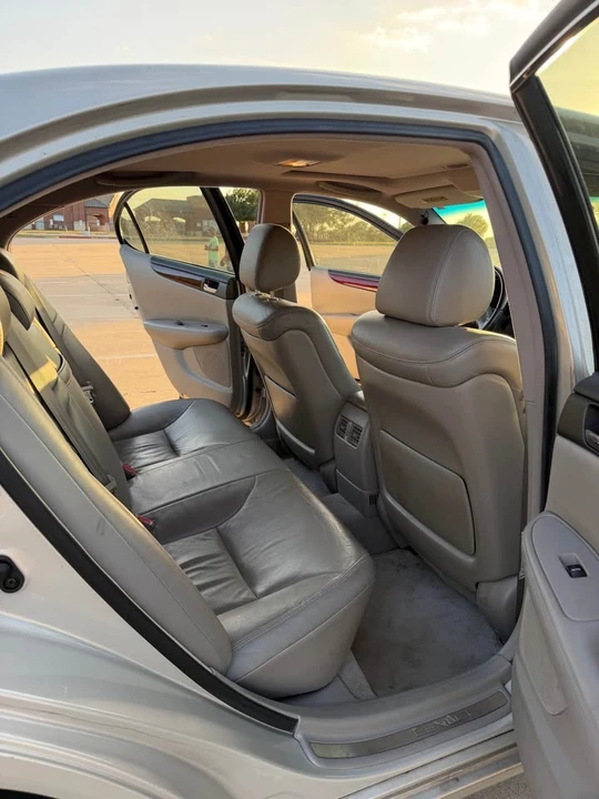 2003 Lexus ES 4th Gen - Image 11 of 20