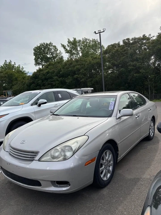 2003 Lexus ES 4th Gen - Image 2 of 5