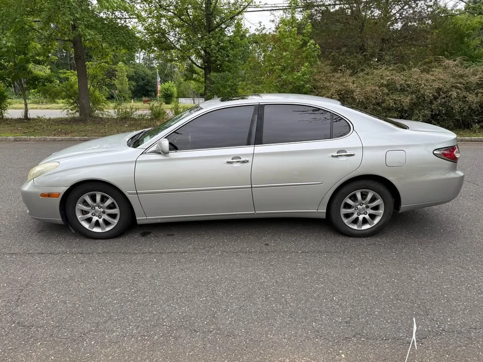 2003 Lexus ES 4th Gen - Image 8 of 13