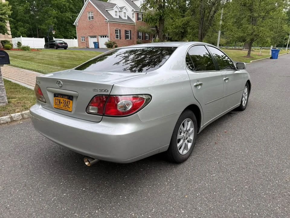 2003 Lexus ES 4th Gen - Image 5 of 13