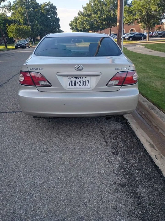2003 Lexus ES 4th Gen - Image 4 of 7