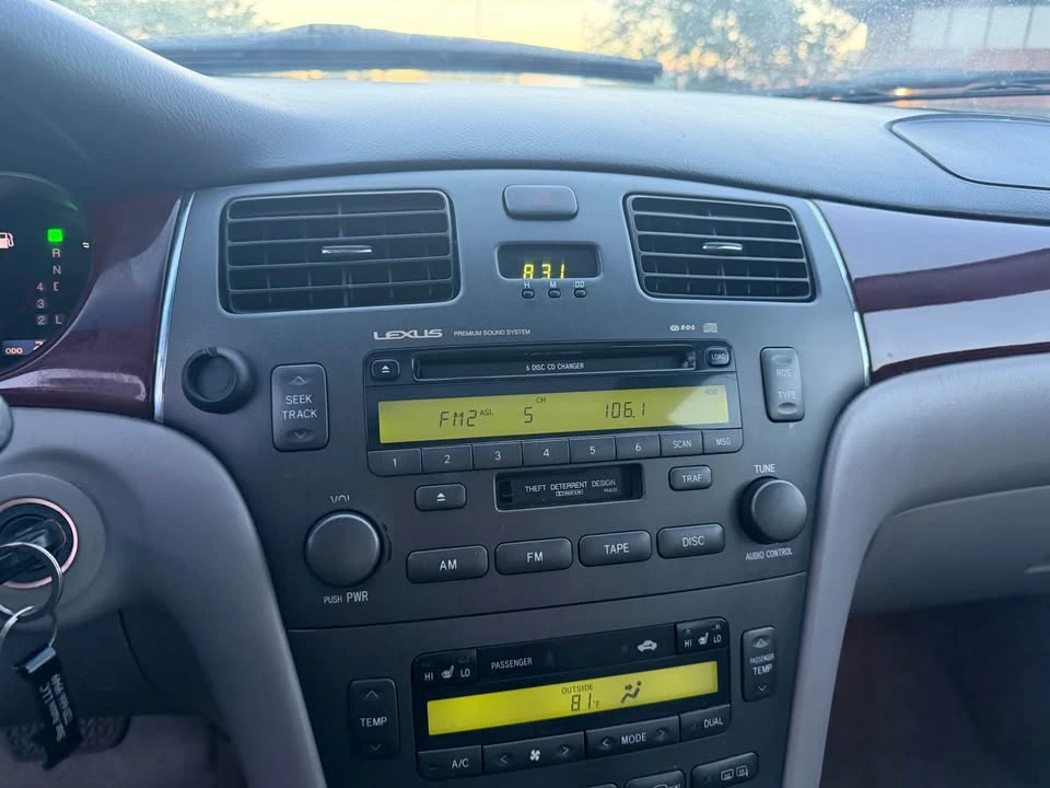 2003 Lexus ES 4th Gen - Image 14 of 20
