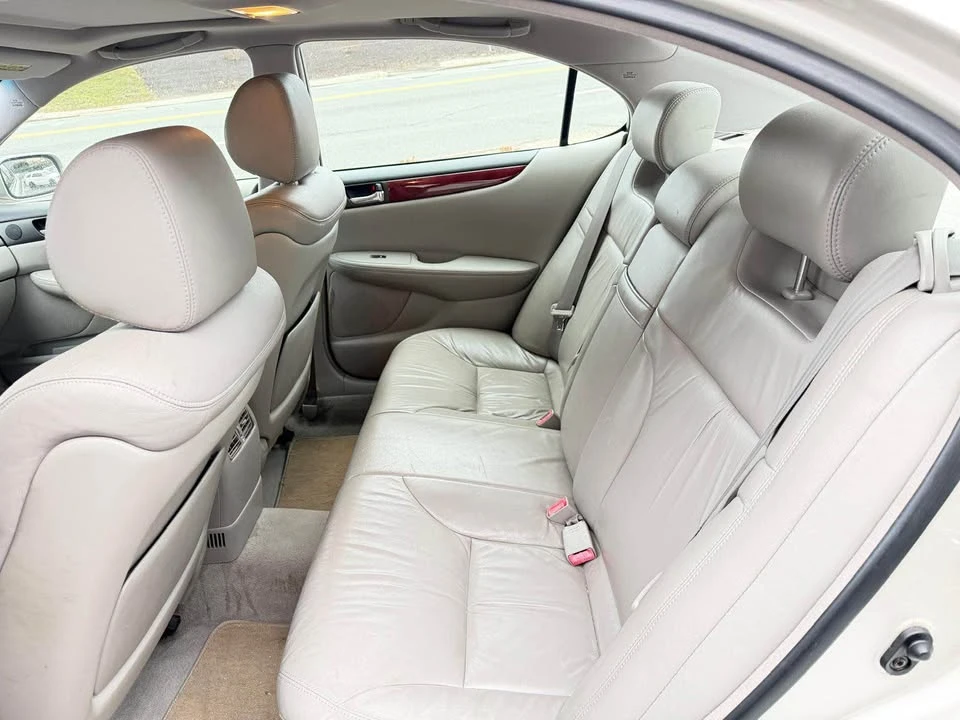 2003 Lexus ES 4th Gen - Image 2 of 11