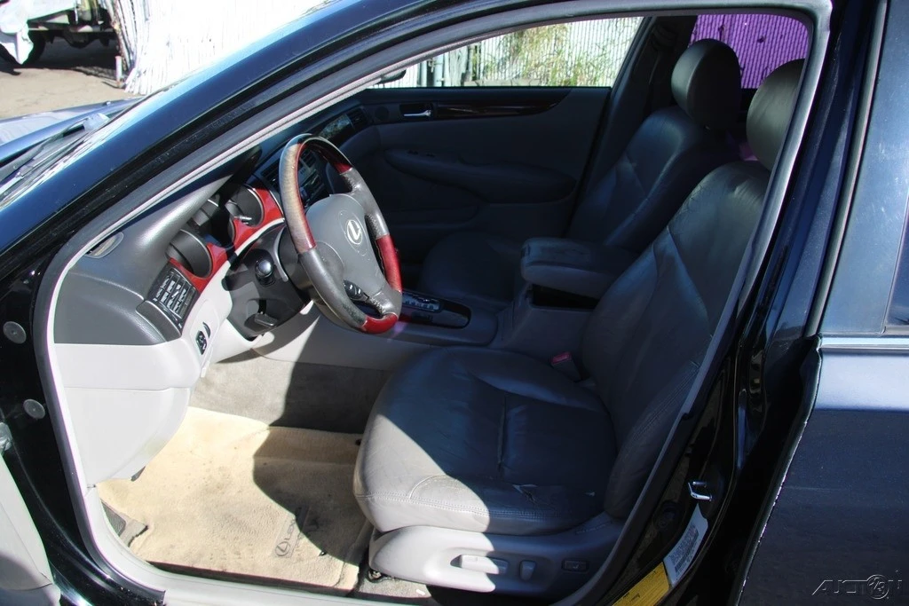 2003 Lexus ES 4th Gen - Image 15 of 21