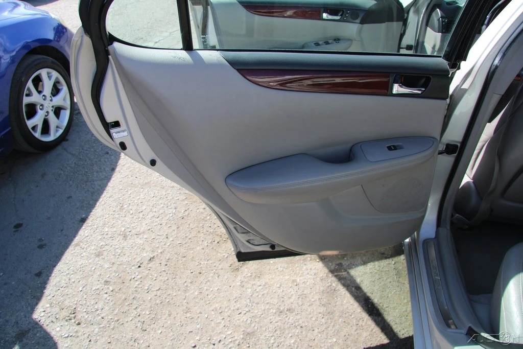 2003 Lexus ES 4th Gen - Image 20 of 21
